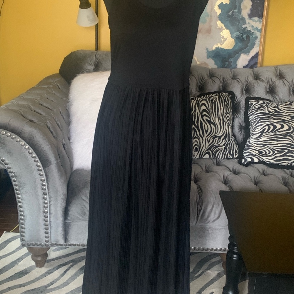 Apt 9 black sun dress with pleated bottom - Picture 2 of 4